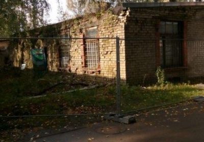 Ēkas demontāža P.Stradiņa klīniskās universitātes slimnīcas teritorijā