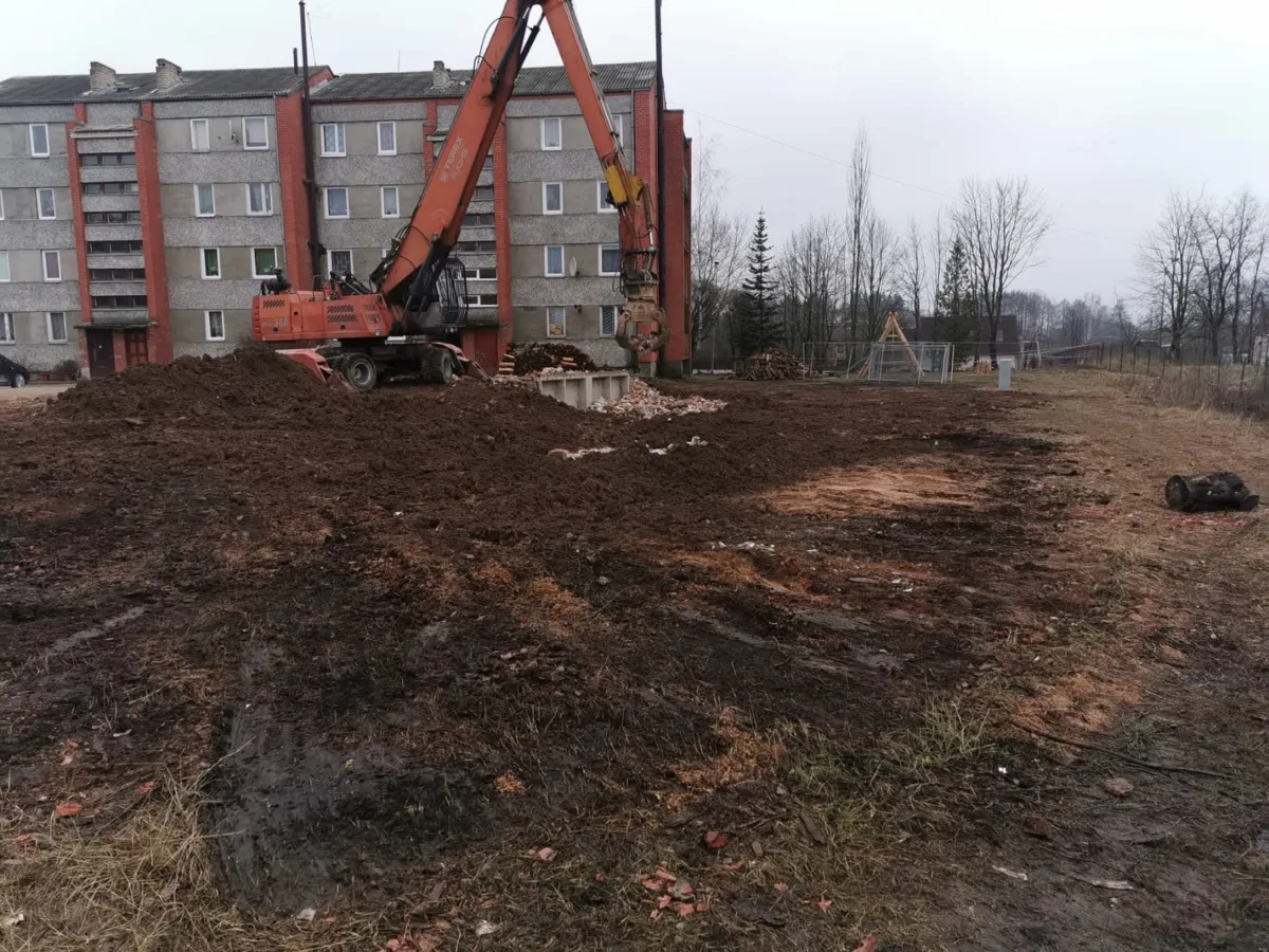 Demolition of a multi-apartment building