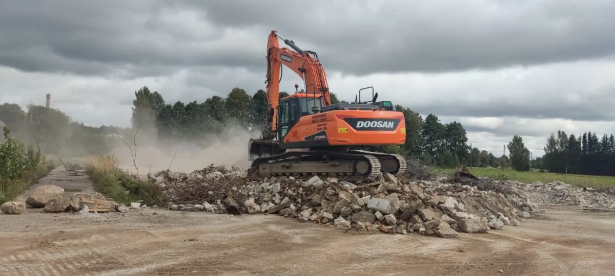 Partial demolition of the building and conservation