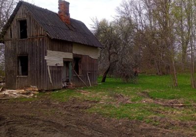 Mazvērtīgu ēku nojaukšana