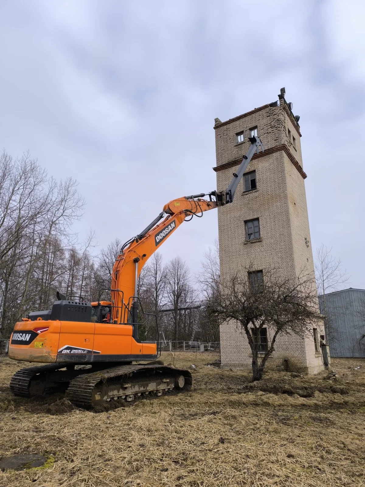 Демонтаж водонапорной башни