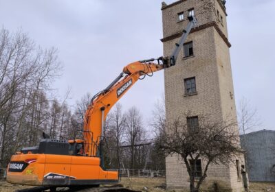 Demolition of a water tower