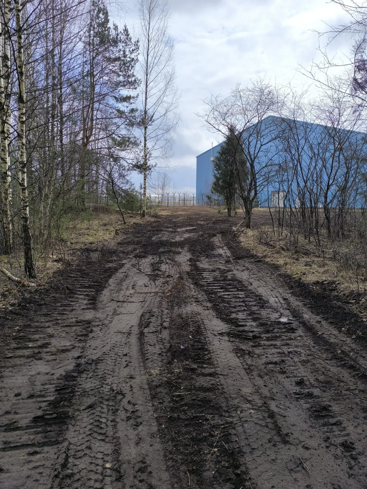 Демонтаж опасных зданий в Мārупесском районе