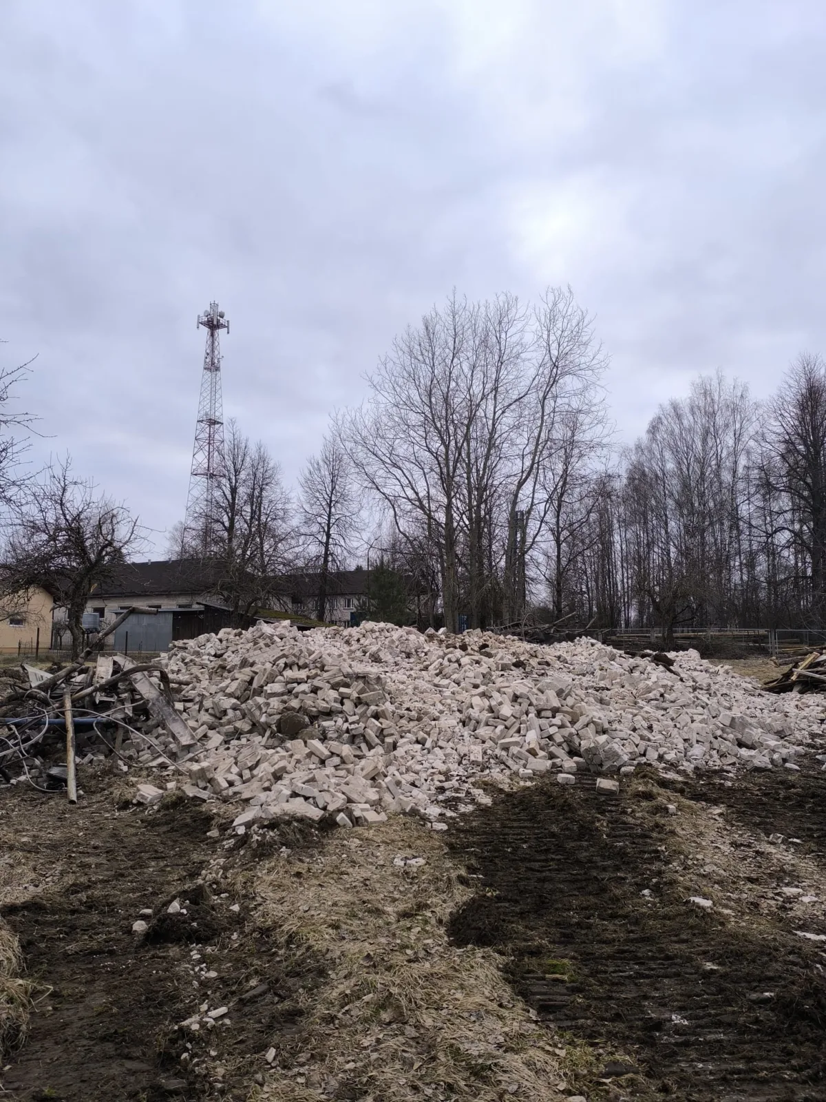 Демонтаж водонапорной башни