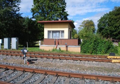 Pārbrauktuves posteņa nojaukšana