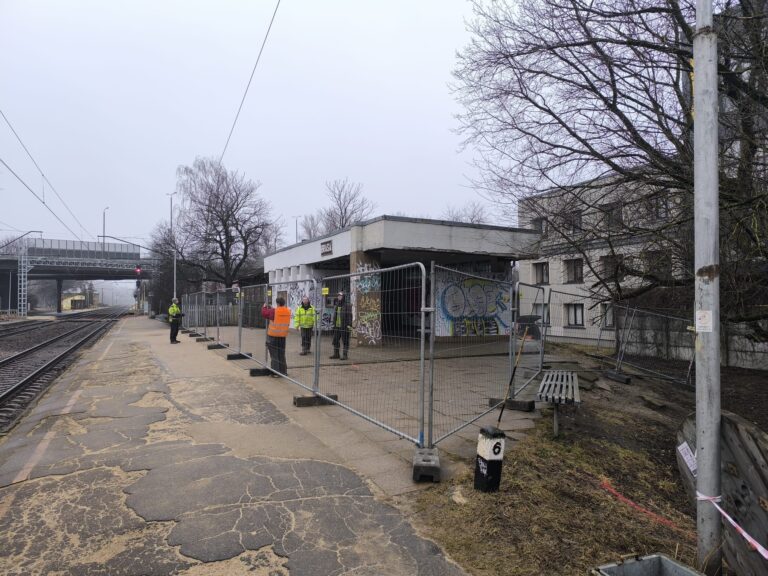 Stacijas “Brasa” pasažieru paviljona nojaukšana
