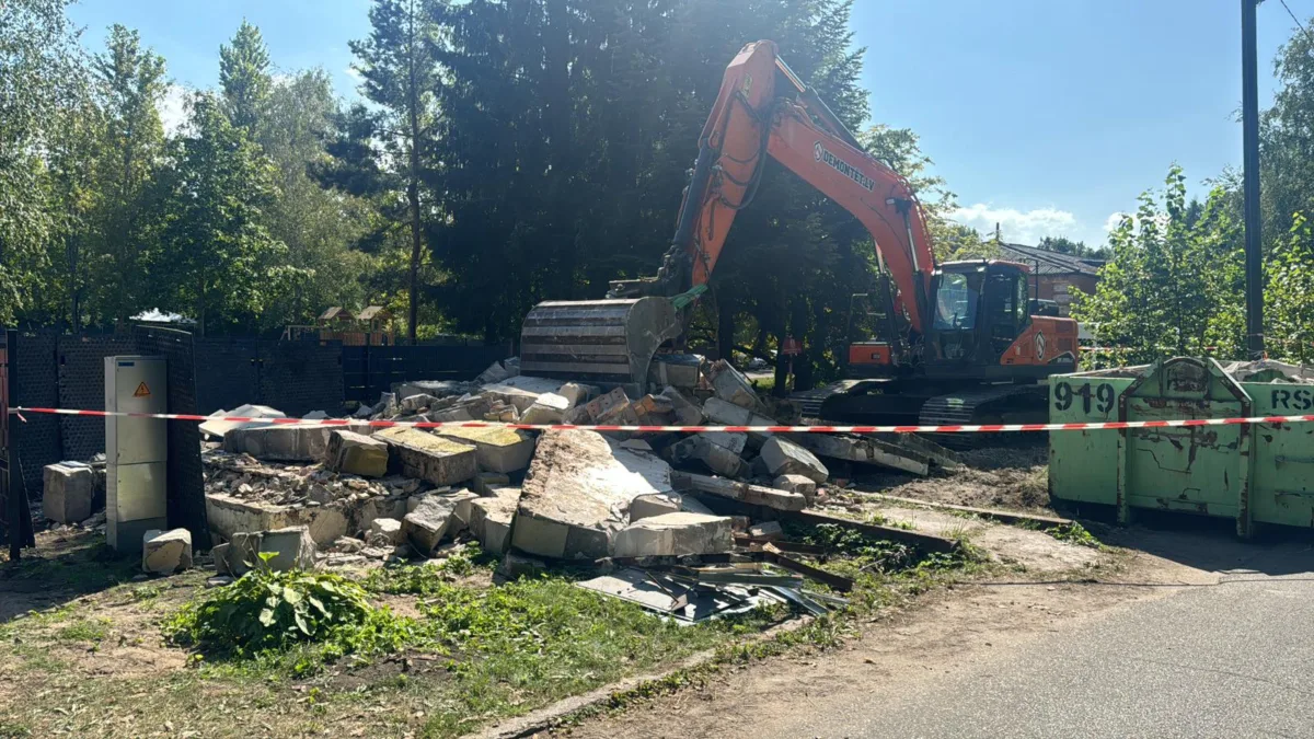 Demolition of the building and site organization on Mangaļsalas Street, Riga