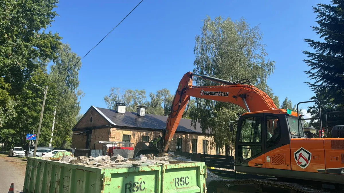 Demolition of the building and site organization on Mangaļsalas Street, Riga