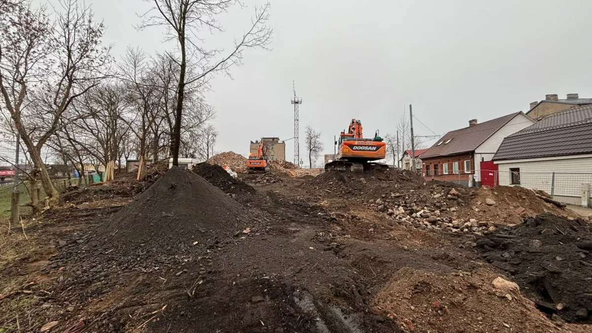 Ēku nojaukšana un teritorijas labiekārtošana Stacijas ielā 95, Daugavpilī
