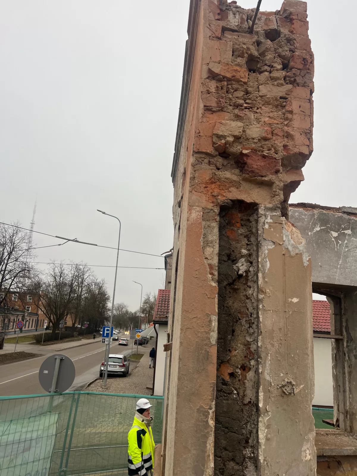 Ēku nojaukšana un teritorijas labiekārtošana Stacijas ielā 95, Daugavpilī