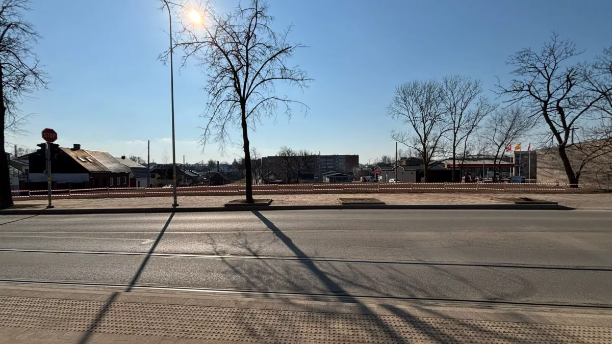 Ēku nojaukšana un teritorijas labiekārtošana Stacijas ielā 95, Daugavpilī