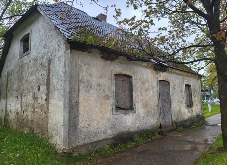 Ēkas demontāžas darbi