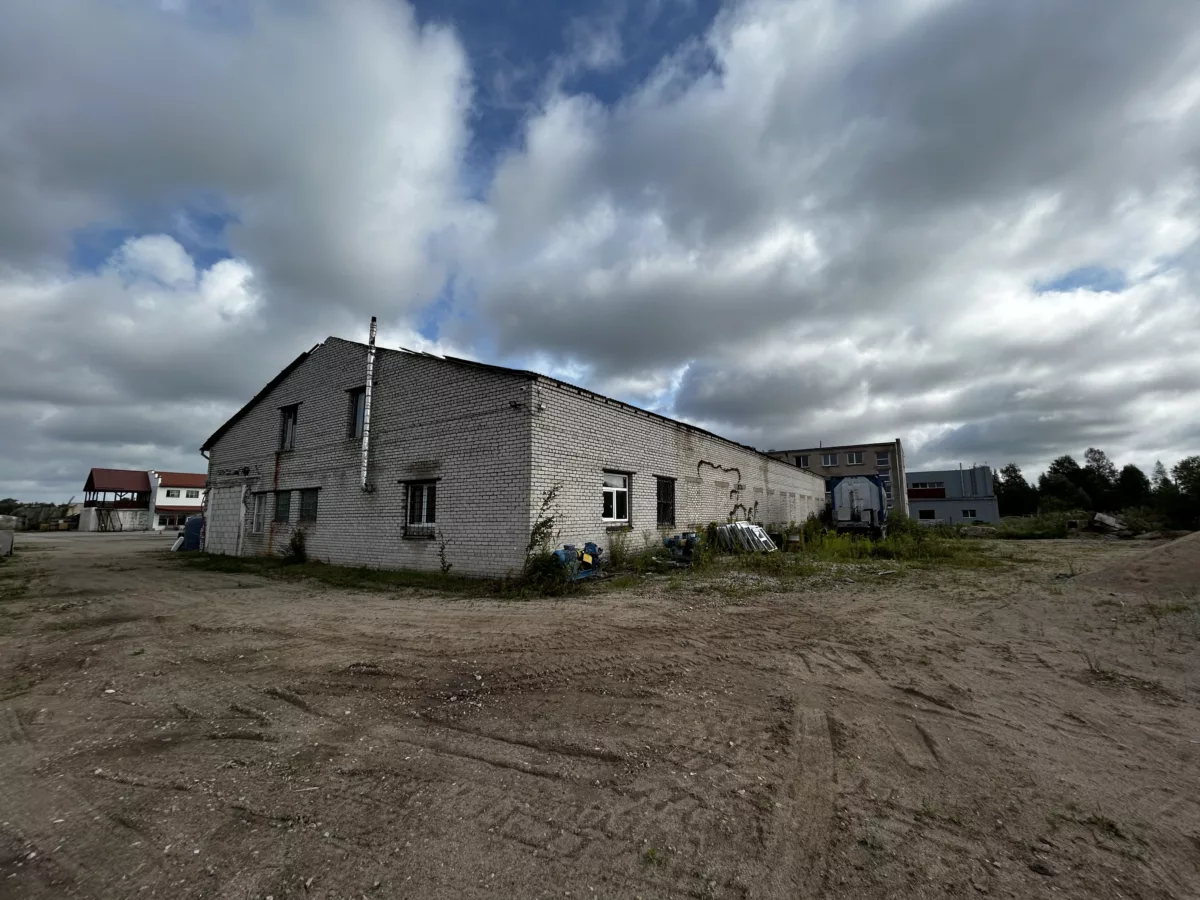 Noliktavas ēkas nojaukšana