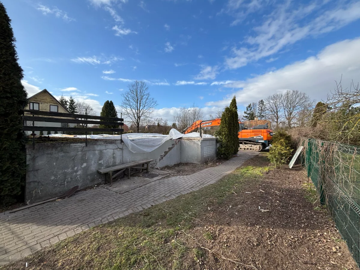 Ēkas demontāžas un nojaukšanas darbi pirms pārbūves