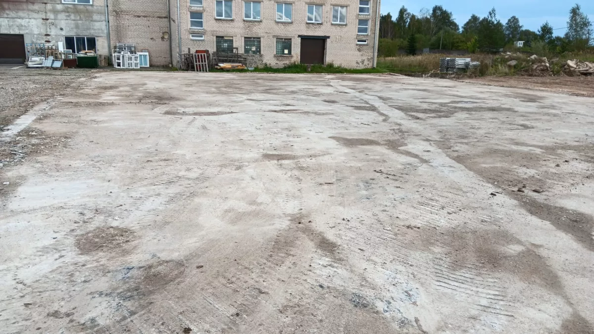 Noliktavas ēkas nojaukšana