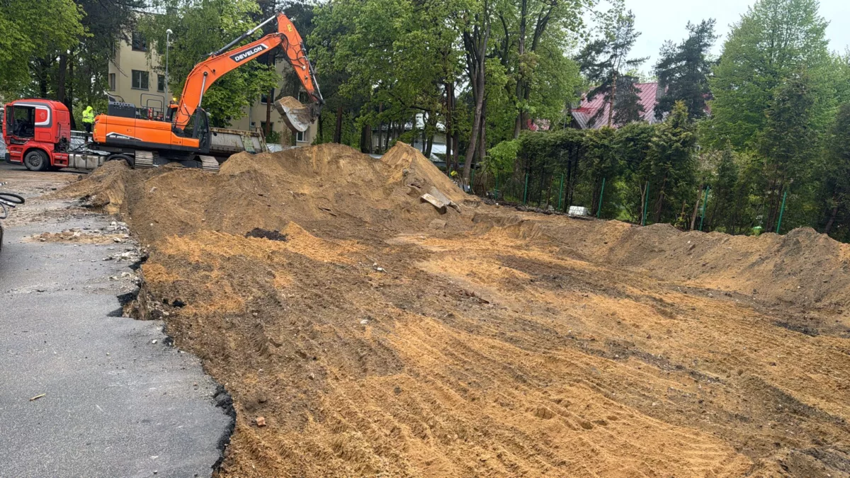 Daļējā ēkas demontāža, nojaukšanas un zemes darbi