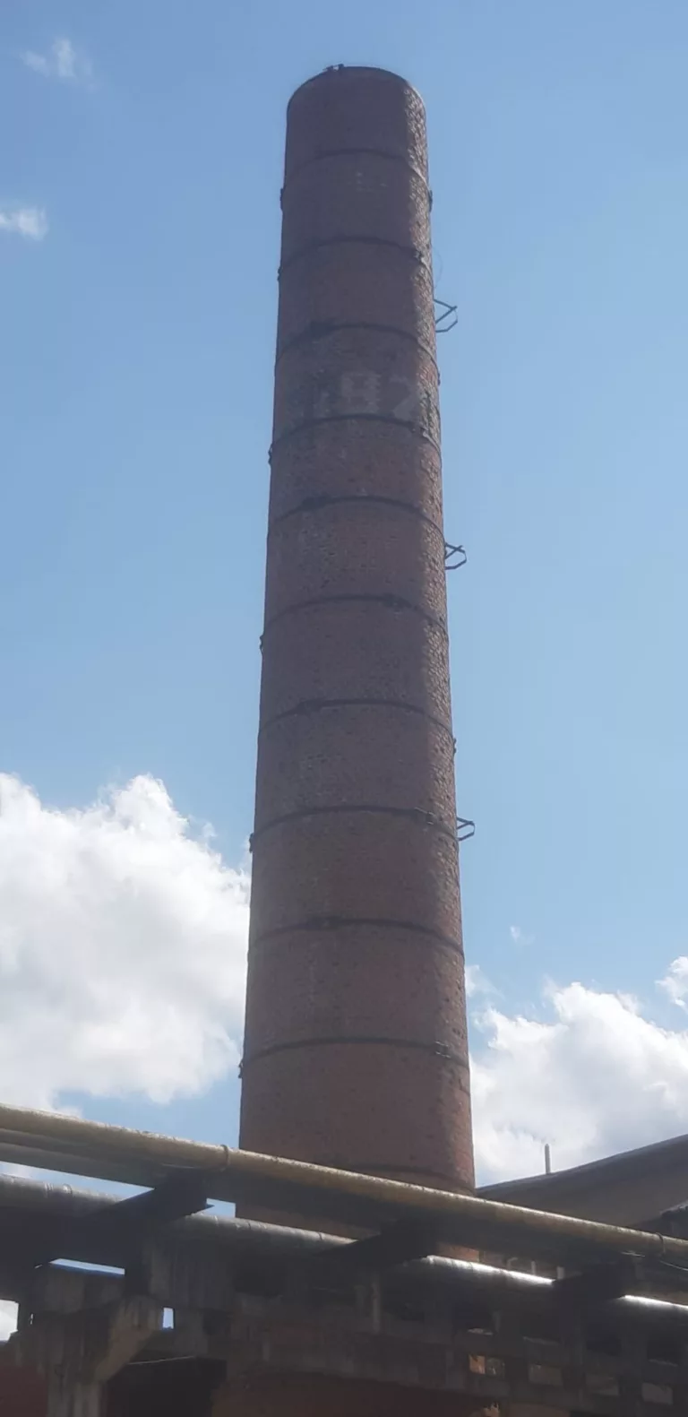 Ķieģeļu skursteņa demontāža