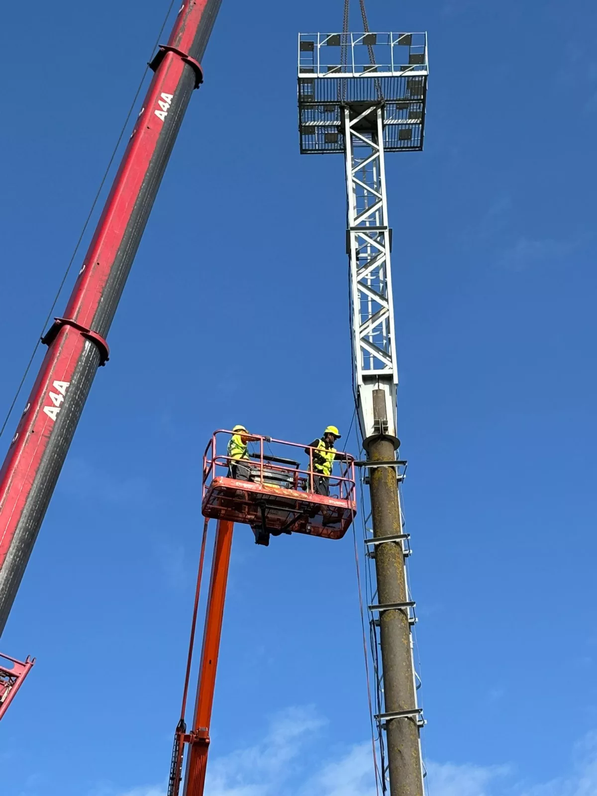 Apgaismojuma mastu un pamatu demontāžas darbi