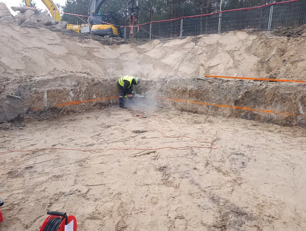 Dzelzsbetona sienas un pamatu demontāža